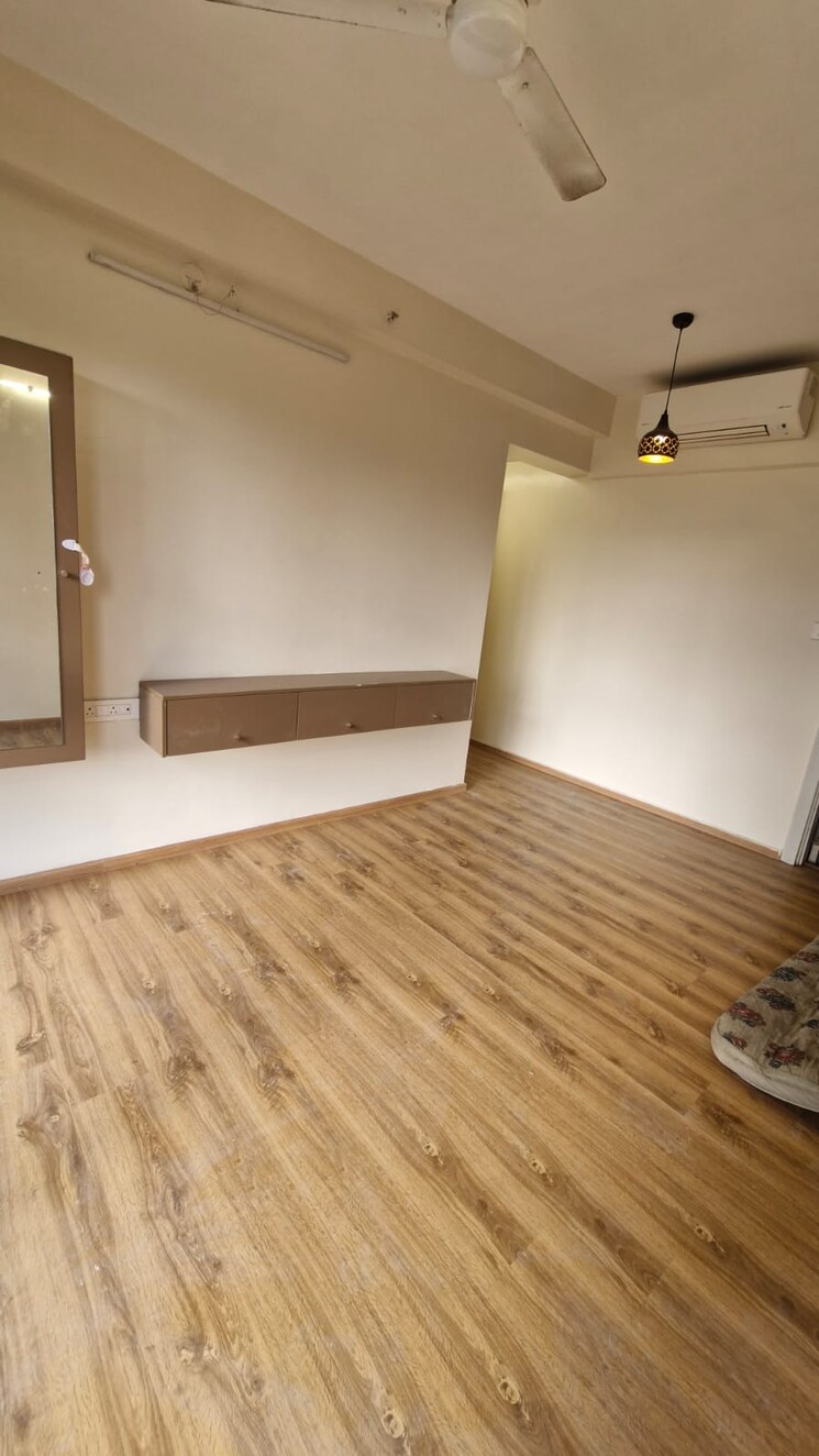 Room, concrete-sai-samast 2 Bedroom 750 Sq.Ft. Apartment In Chembur Mumbai 8817151
