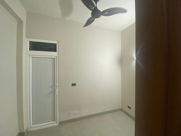 Room in 3 BHK Villa at Central Park 3 Flower Valley, Sohna Sector 33 – for Rent