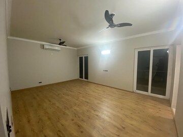 Room in 3 BHK Villa at Central Park 3 Flower Valley, Sohna Sector 33 – for Rent
