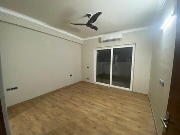 Room in 3 BHK Villa at Central Park 3 Flower Valley, Sohna Sector 33 – for Rent