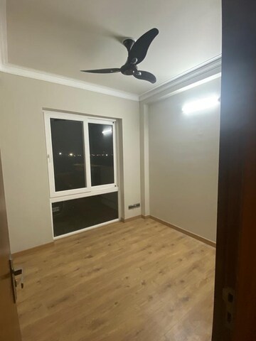 Room in 3 BHK Villa at Central Park 3 Flower Valley, Sohna Sector 33 – for Rent
