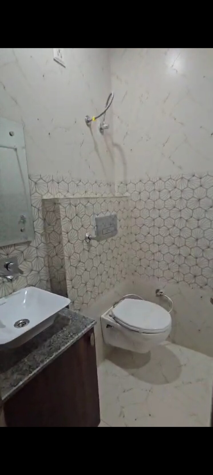 Bathroom, dhakoli 3 Bedroom 110 Sq.Yd. Apartment In Dhakoli Mohali 8817166
