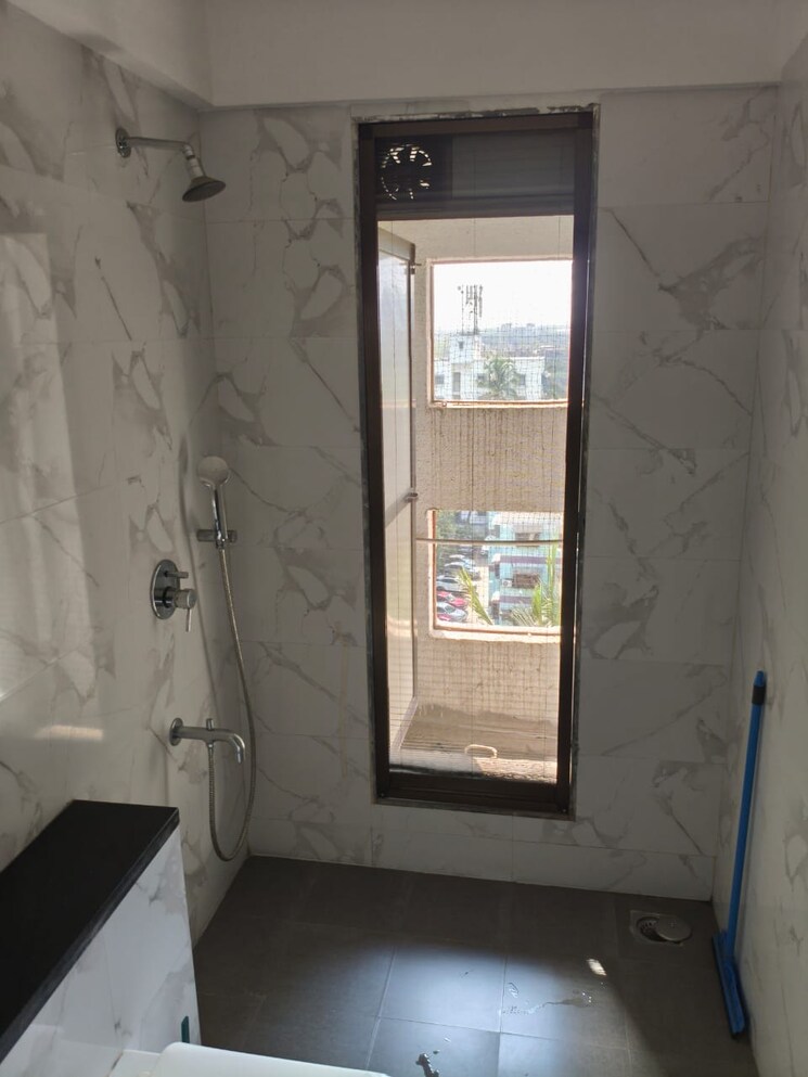 Bathroom, shubham-solitude 2 Bedroom 750 Sq.Ft. Apartment In Chembur Mumbai 8817187