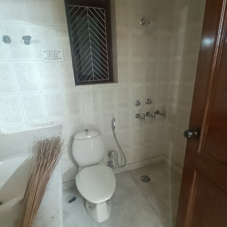 Attached Bathroom, malviya nagar 3 Bedroom 1600 Sq.Ft. Builder Floor In Malviya Nagar Delhi 8817205
