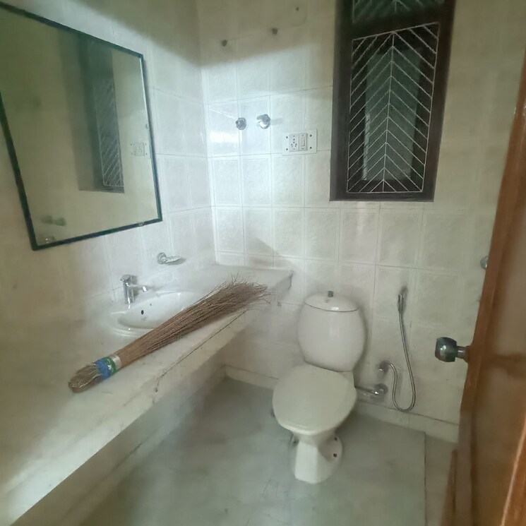 Attached Bathroom, malviya nagar 3 Bedroom 1600 Sq.Ft. Builder Floor In Malviya Nagar Delhi 8817205