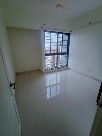 Room in 2 BHK Apartment at Kumar Park Infinia, Fursungi – for Rent