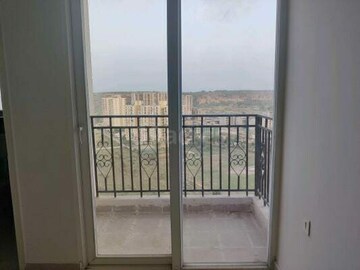 Room in 2 BHK Apartment at Signature Global Golf Greens, Sector 79 – for Rent