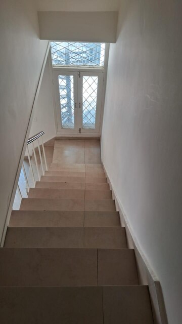 Staircase in 3 BHK Villa at Dlf Phase I – for Rent