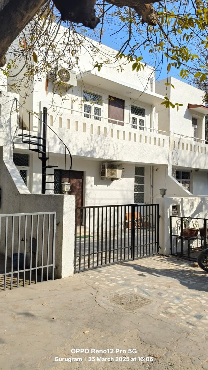 3 BHK Villa For Rent in Dlf 1 Block E