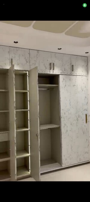 Furnished Amenities in 2.5 BHK Builder Floor at Amar Colony – for Sale