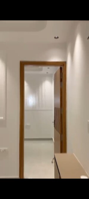 Room in 2.5 BHK Builder Floor at Amar Colony – for Sale