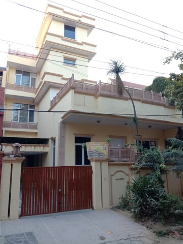 6 BHK Villa For Rent in Dlf Phase ii