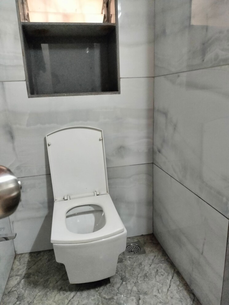 Bathroom, mantri-park 2 Bedroom 1100 Sq.Ft. Apartment In Goregaon East Mumbai 8817340