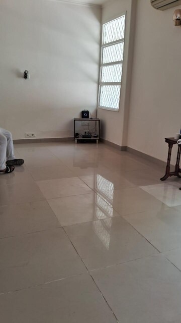 Master Bedroom in 5 BHK Villa at Dlf Phase I – for Rent