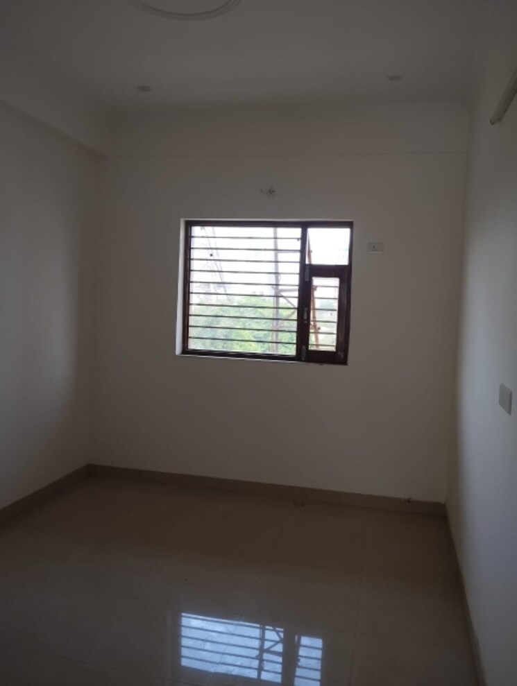 Room, sector 75 2 Bedroom 1300 Sq.Ft. Builder Floor In Sector 75 Faridabad 8817383