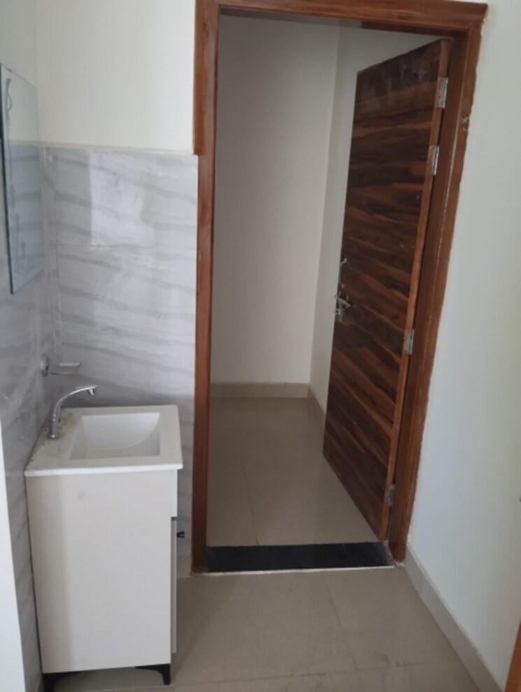 undefined, sector 75 2 Bedroom 1300 Sq.Ft. Builder Floor In Sector 75 Faridabad 8817383