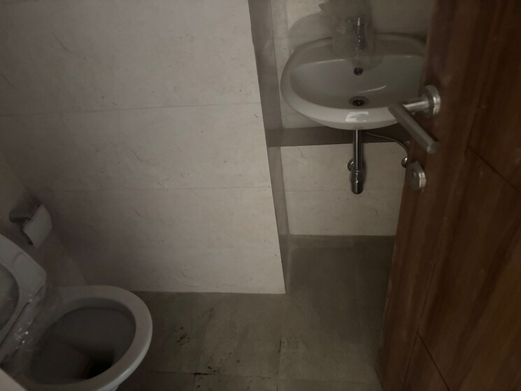 Bathroom, rustomjee-eaze-zone-mall Commercial Office Space 515 Sq.Ft. In Malad West Mumbai 8817351
