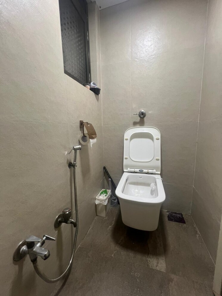 Bathroom, parsik nagar 1 Bedroom 645 Sq.Ft. Apartment In Parsik Nagar Thane 8817407