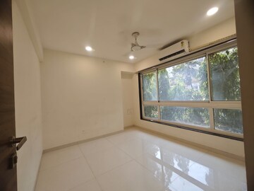 Room in 2 BHK Apartment at Metro Swiss Boulevard Chembur, Chembur – for Rent