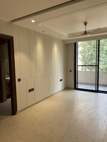 Room in 4 BHK Builder Floor at Sector 43 – for Rent