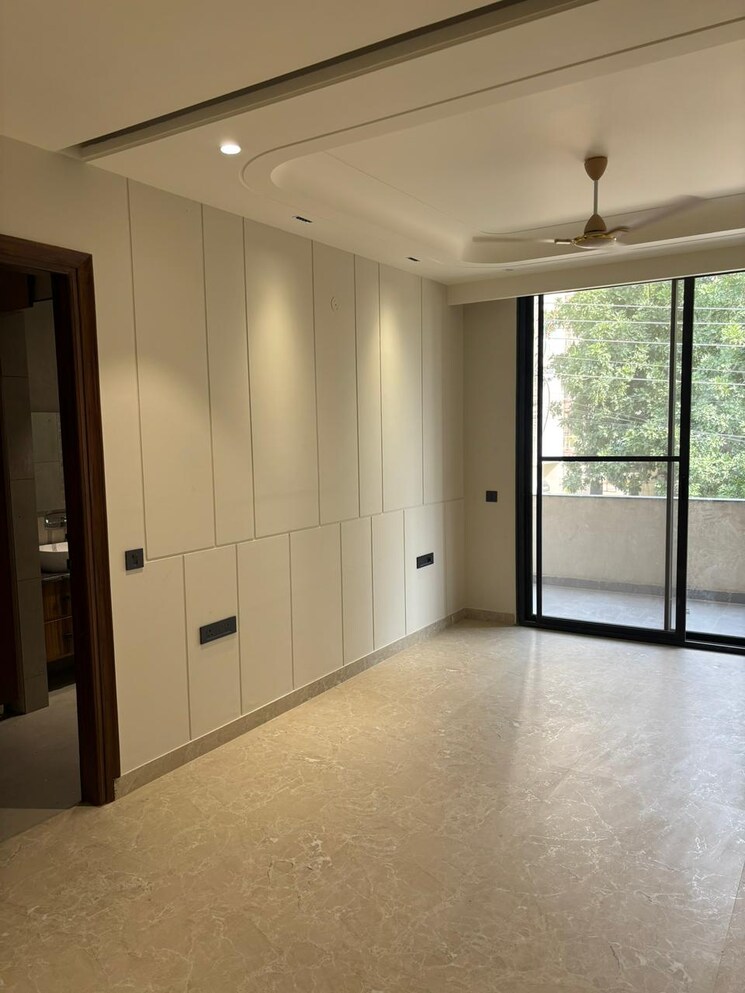 Room, sector 43 4 Bedroom 342 Sq.Yd. Builder Floor In Sector 43 Gurgaon 8817507