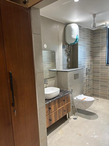 Kitchen in 4 BHK Builder Floor at Sector 43 – for Rent