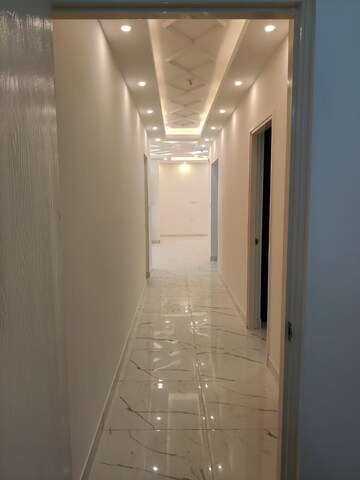 Building Lobby in 2.5 BHK Apartment at Mantri Lithos, Thanisandra – for Rent