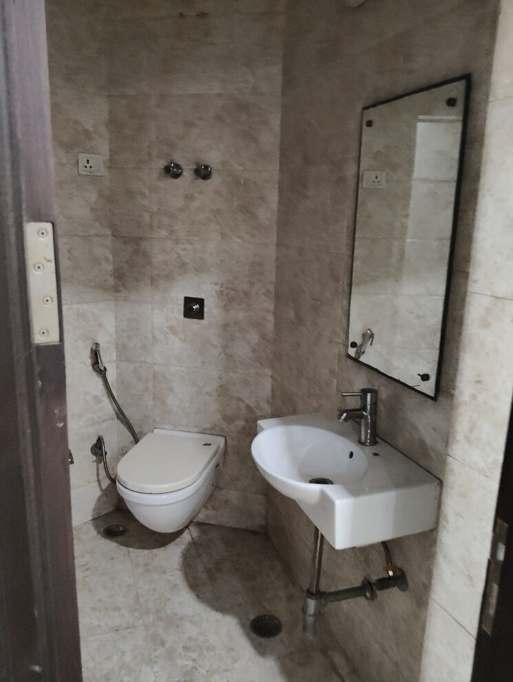 Bathroom, saket 2 Bedroom 850 Sq.Ft. Builder Floor In Saket Delhi 8817566