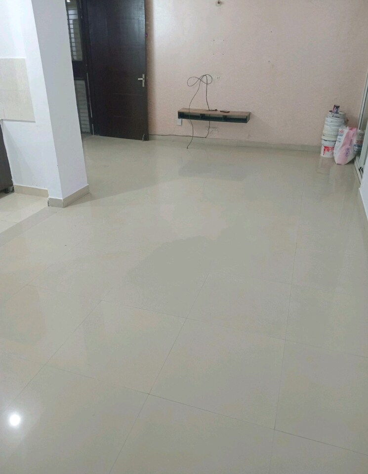 Room, amrapali-silicon-city 2 Bedroom 1035 Sq.Ft. Apartment In Sector 76 Noida 8817570