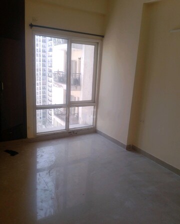 Room in 2 BHK Apartment at Antriksh Golf View, Sector 78 – for Sale