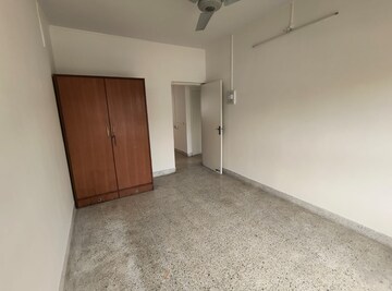 Room in 3.5 BHK Apartment at Nirmiti Ragdari Apartments, Aundh – for Rent
