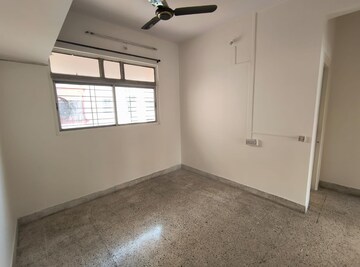 Room in 3.5 BHK Apartment at Nirmiti Ragdari Apartments, Aundh – for Rent