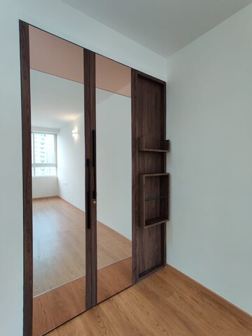 Room in 2.5 BHK Apartment at Mantri Lithos, Thanisandra – for Rent