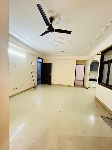 Room in 2 BHK Builder Floor at Saket – for Rent