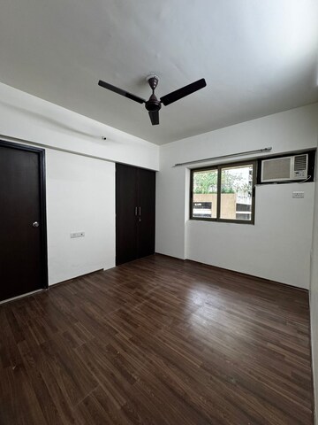 Room in 3 BHK Apartment at Lodha Splendora, Ghodbunder Road – for Rent