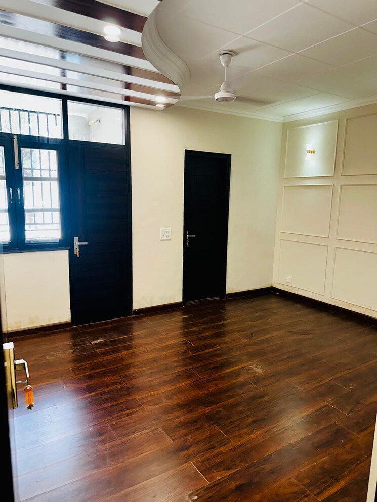 Room, greater kailash i 3 Bedroom 1800 Sq.Ft. Builder Floor In Greater Kailash I Delhi 8817631