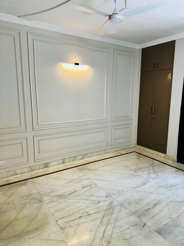 Room in 3 BHK Builder Floor at Greater Kailash I – for Sale