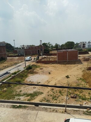  Plot For Sale in Jankipuram