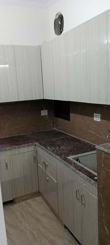 Kitchen in 1.5 BHK Builder Floor at Amritpuri – for Sale