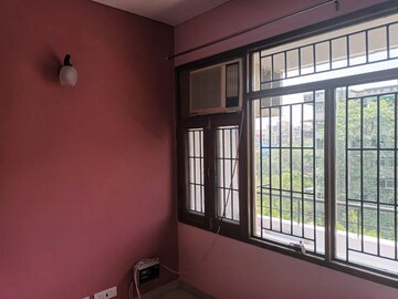 Room in 4 BHK Apartment at Sector 10 Dwarka – for Rent