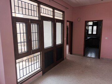 Room in 4 BHK Apartment at Sector 10 Dwarka – for Rent