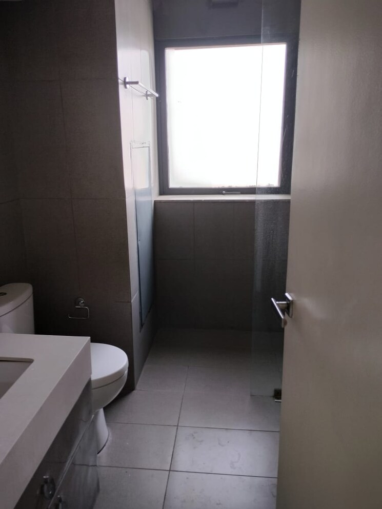 Bathroom, ireo-skyon 4 Bedroom 2791 Sq.Ft. Apartment In Sector 60 Gurgaon 8817661
