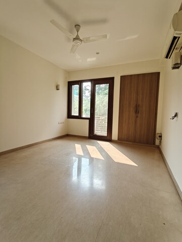 Room in 2 BHK Builder Floor at Dayanand Colony – for Sale
