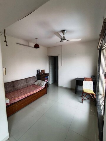 Room in 2.5 BHK Apartment at Andheri West – for Rent