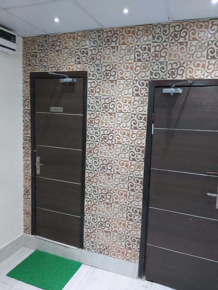 undefined, janakpuri Commercial Office Space 1200 Sq.Ft. In Janakpuri Delhi 8817780