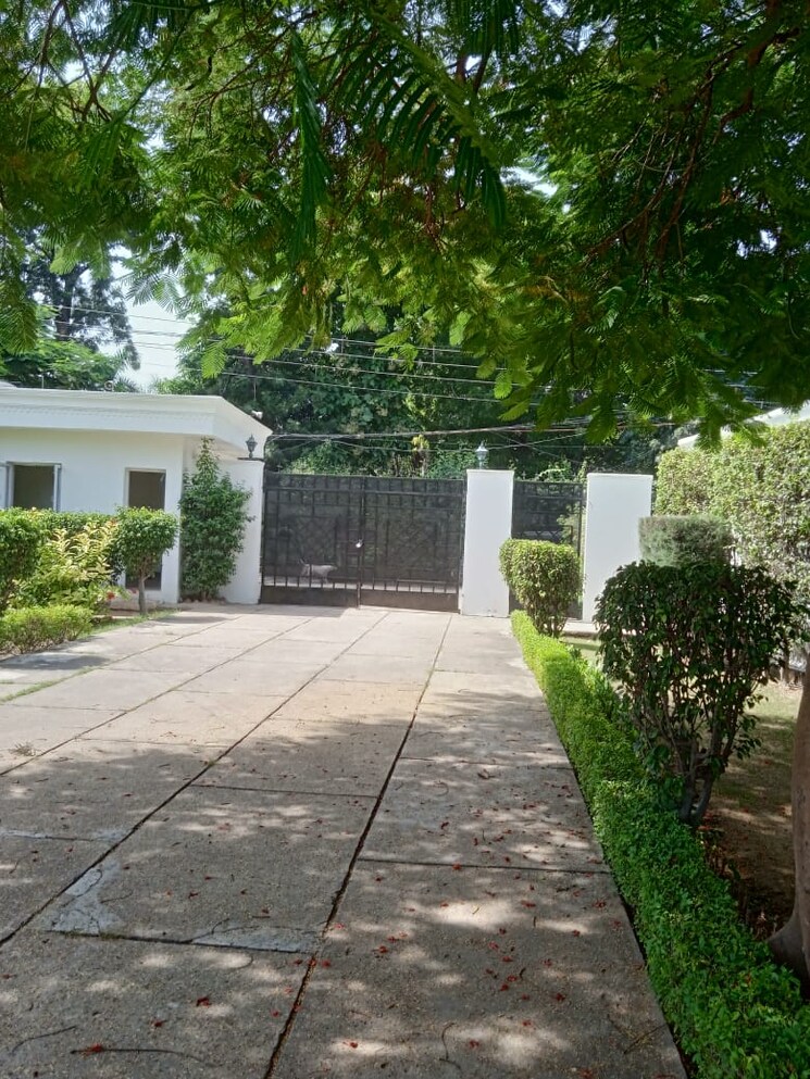 Balcony, bougainvilla-apartments 4 Bedroom 4800 Sq.Ft. Villa In Vasant Kunj Delhi 8817794