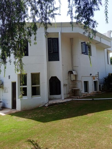 4 BHK Villa – Exterior View View at Bougainvilla Apartments, Vasant Kunj - for Rent