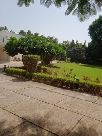 4 BHK Villa – Garden View at Bougainvilla Apartments, Vasant Kunj - for Rent