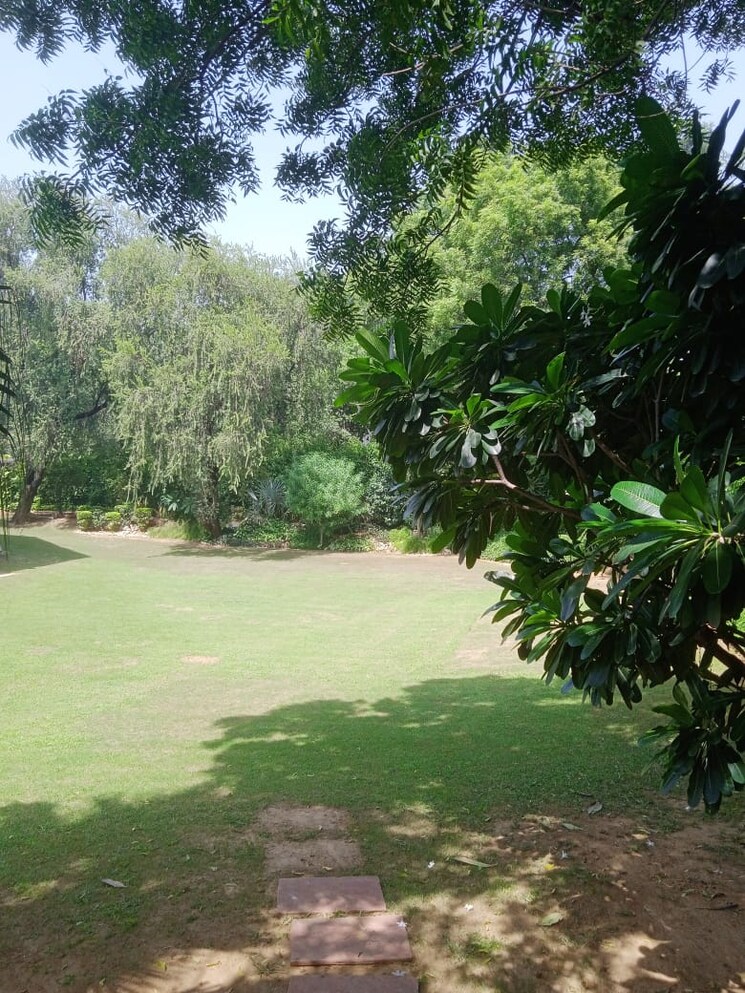 Garden, bougainvilla-apartments 4 Bedroom 4800 Sq.Ft. Villa In Vasant Kunj Delhi 8817794