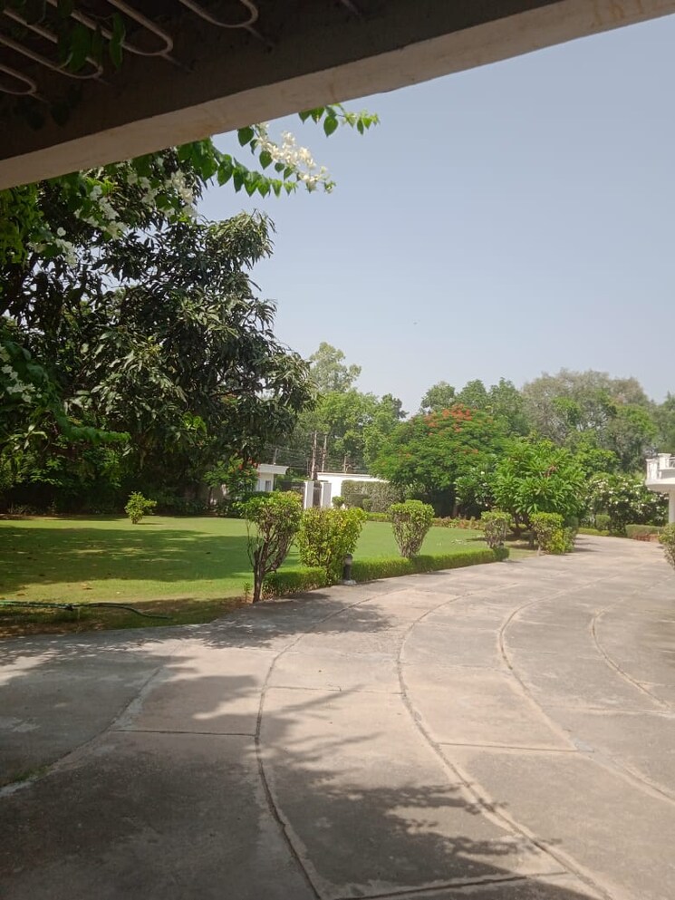 Garden, bougainvilla-apartments 4 Bedroom 4800 Sq.Ft. Villa In Vasant Kunj Delhi 8817794